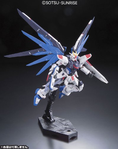 Bandai Gundam 1/144 Scale Real Grade Kit Freedom - Multi Color