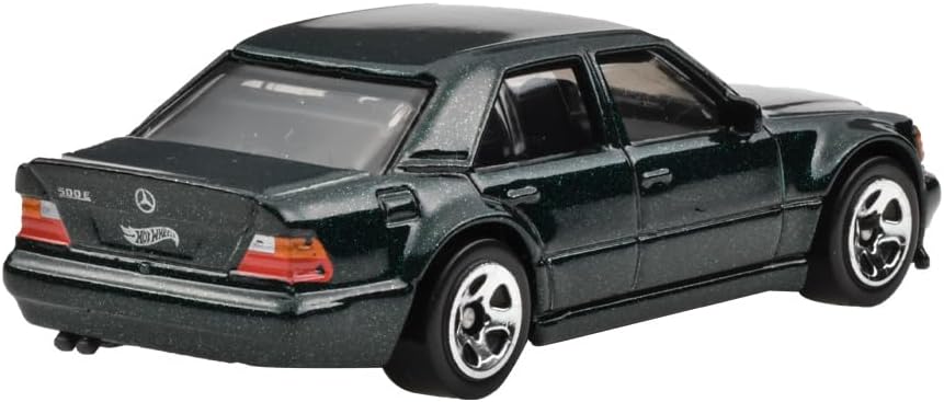 Hot Wheels JFN67 Basic Car, Mercedes-Benz 500E Vehicle Toy, Mini Car, 3 Years Old and Up, Green