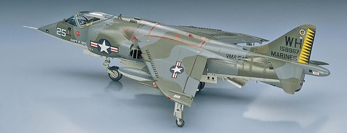 HASEGAWA 00240 1/72 AV-8A Harrier