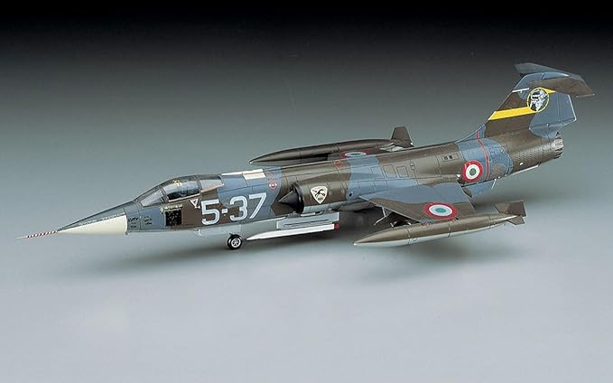Hasegawa 1/72 Italian Air Force F-104S/F-104G Starfighter Plastic Model D17