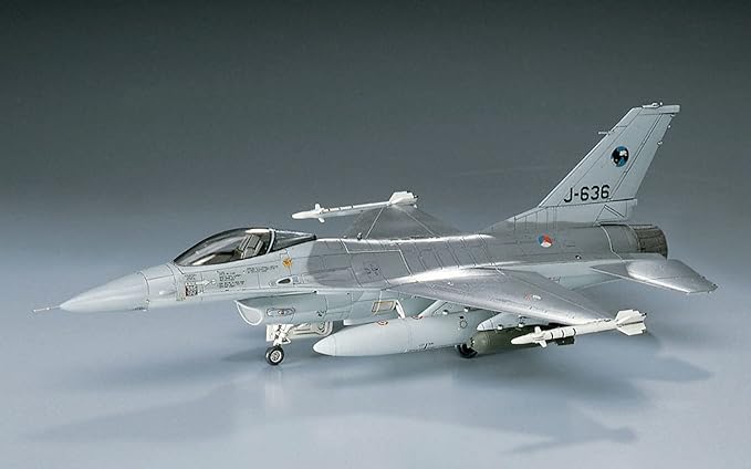 Hasegawa 1/72 US Air Force Tactical Fighter F-16A Plus Fighting Falcon Plastic Model B1