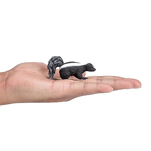 mojo by skunk Figurines