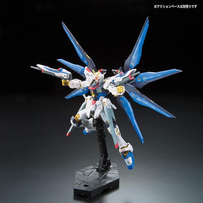 Bandai #14 Strike Freedom Gundam Gundam Seed Destiny, Bandai RG 1/144 - Model Kit
