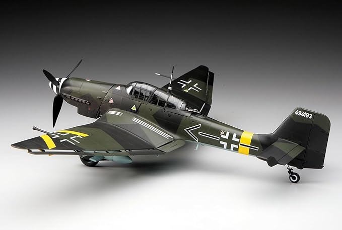 Hasegawa 1/32 German Air Force Anti-tank Attack Aircraft Junkers Ju87G Stuka Kanonen Vogel Plastic Model ST25