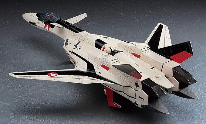 Hasegawa 1/48 Macross Plus YF-19 (Plastic model)