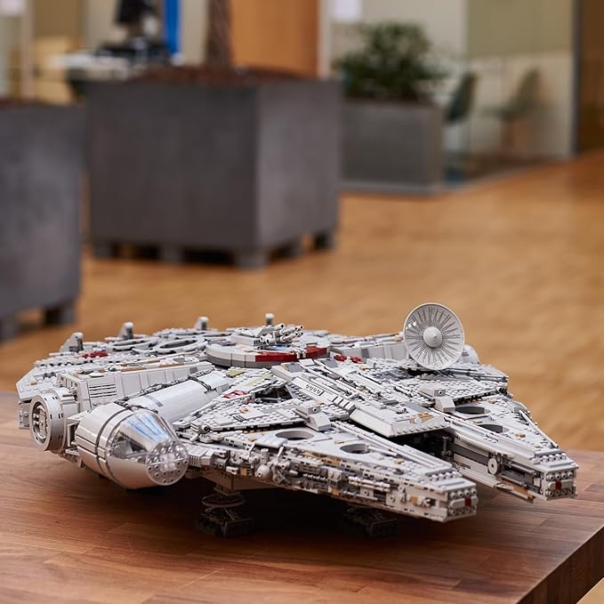 LEGO Millennium Falcon 75192 Building Kit for 16 Years and Above (7541 Pieces), Multicolor