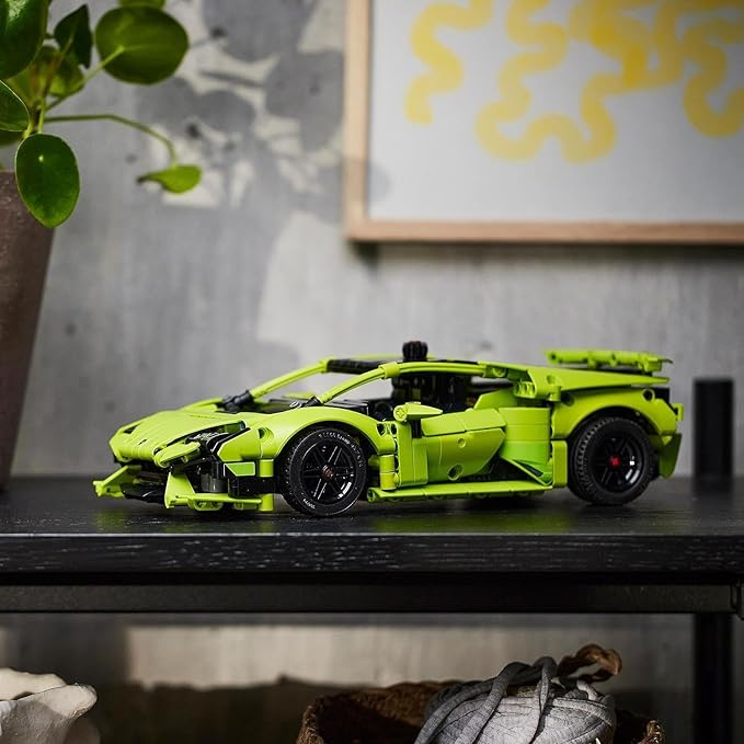 LEGO Lamborghini Huracán Tecnica (806 Pieces),Multicolor