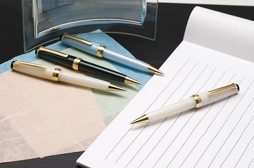 Sailor pen Oil based ballpoint pen Four seasons weave 0.7mm 16-0719-202 Manyo