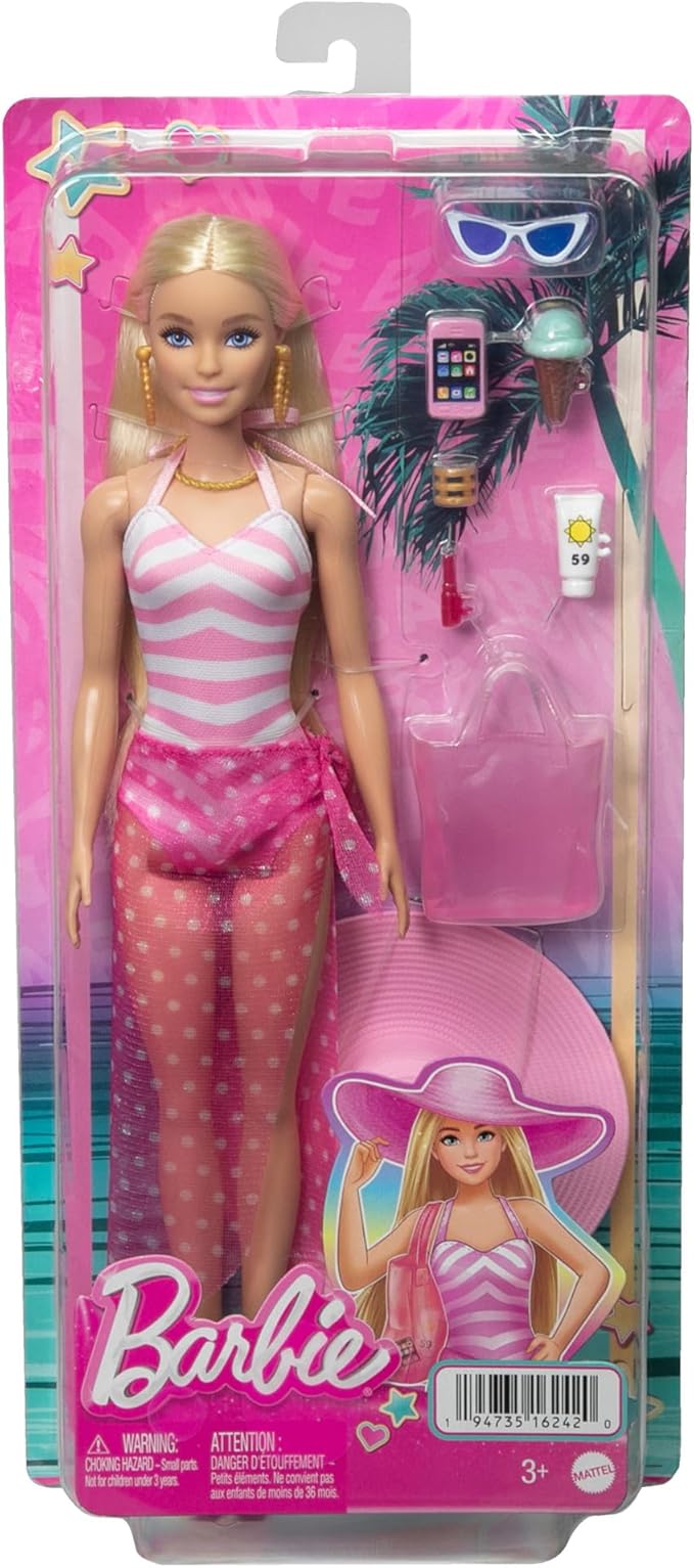 BARBIE - Blonde Puppe mit pink-weißem Badeanzug, Sonnenhut, Tragetasche und Strand-Accessoires, für Kinder ab 3 Jahren, HPL73