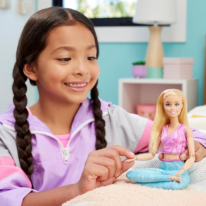Barbie Cute Pose! Pink Blue Theme House Barbie Doll 3 Years Old Pink Blue HRH27
