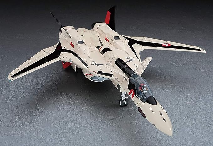 Hasegawa 1/48 Macross Plus YF-19 (Plastic model)