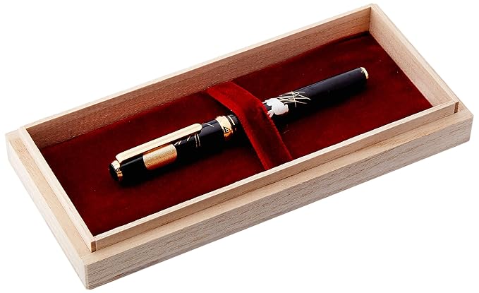 Platinum Rabbit Character In And Gold Lacquer fountain Pen Kanazawa Foil Month (M) PTL-15000H # 87-3