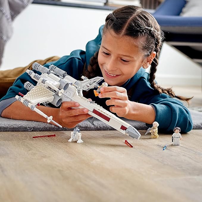 LEGO Star Wars Luke Skywalker’s X-Wing Fighter 75301 Building Kit (474 Pieces)