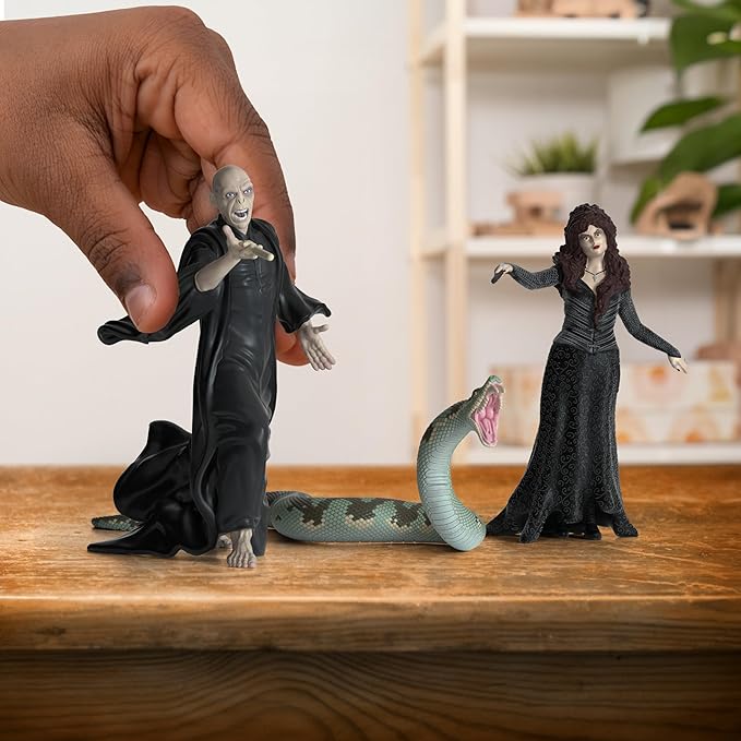 Schleich Harry Potter Series 42684 Lord Voldemort, Nagini and Veratrix Restrange