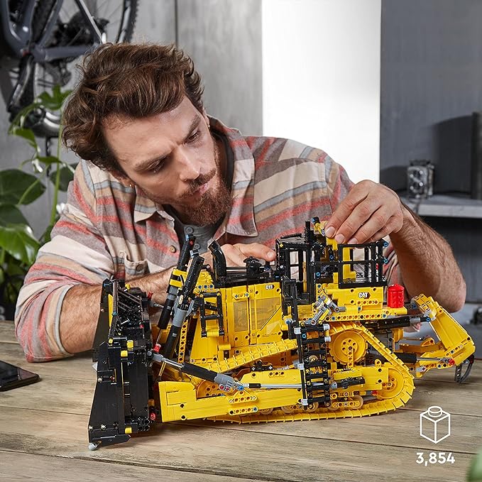 LEGO Technic App-Controlled Cat D11 Bulldozer 42131 (3,854 Pieces), Multicolor