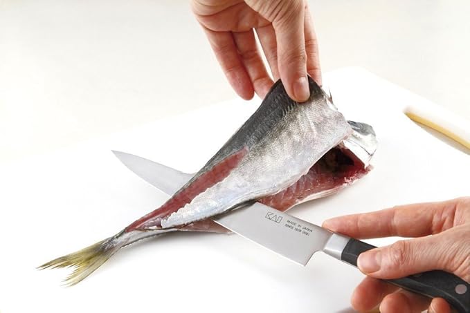 Kai Corporation Flexible Knife Seki Magoroku Made in Japan Easy to Clean AB5118