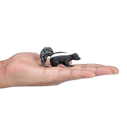 mojo by skunk Figurines