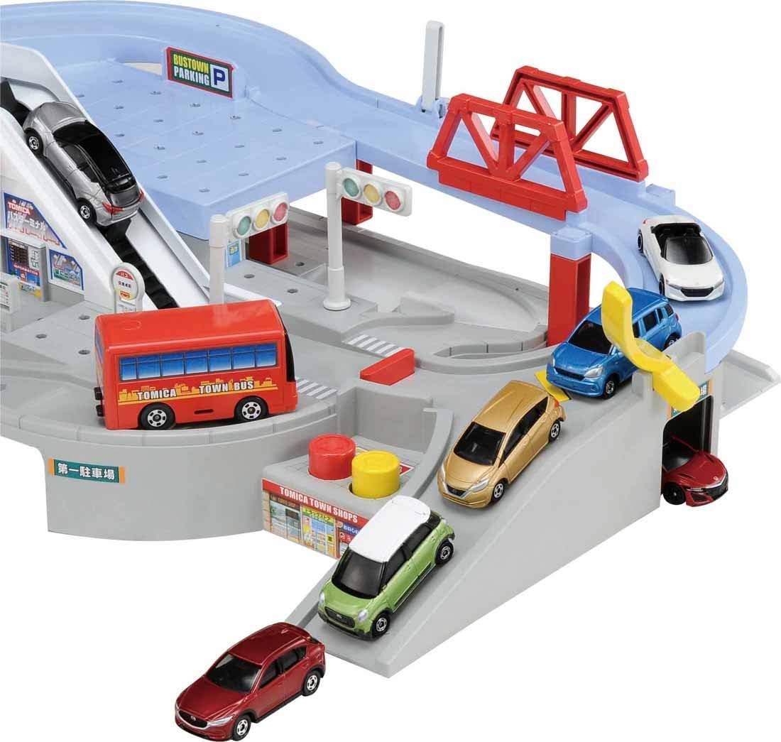 Takara Tomy (TAKARA TOMY) Tomica World Let's run with Tomica! Round and round bus town