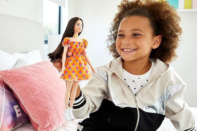 Barbie Fashionistas GRB52 Dress-Up Doll, Dot Dress, Special Storage Case Included