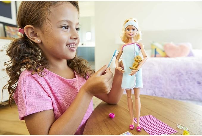 Barbie GJG55 Fashion & Beauty Barbie Spa Set, Dress Up Doll, Accessory