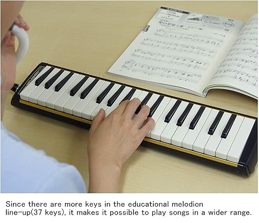 Suzuki  M-37C Melodion Melodica