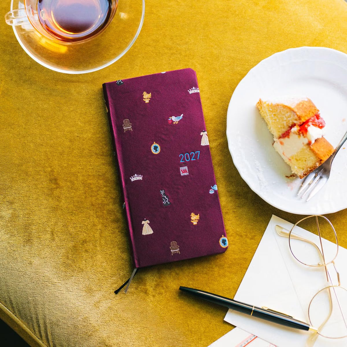 Hobonichi Techo 2027 weeks English Edition V&A Series
