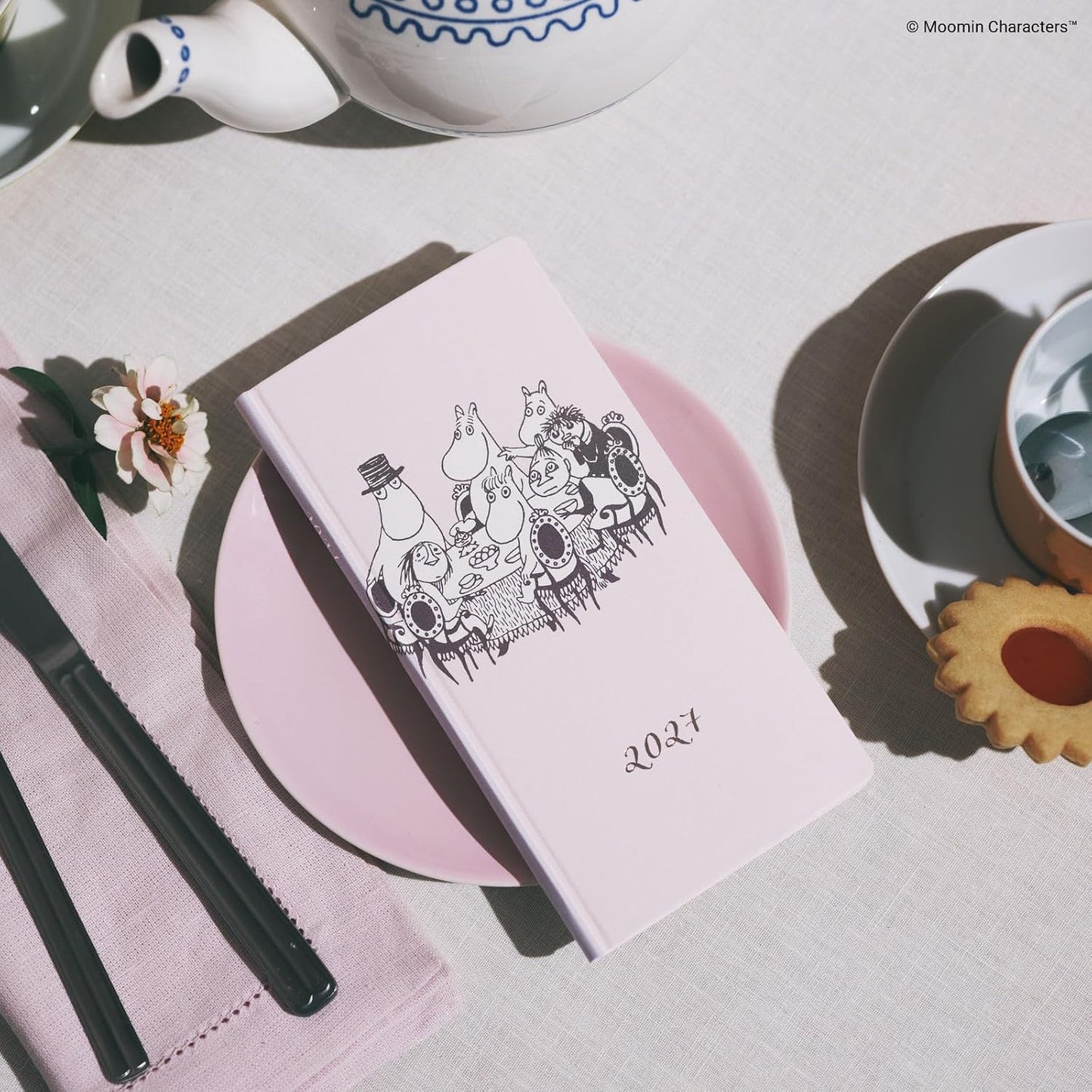 Hobonichi Techo 2027 Weeks English Edition Moomin/Around the Table January Start Weekly Planner Weekly Left Slim Vertical