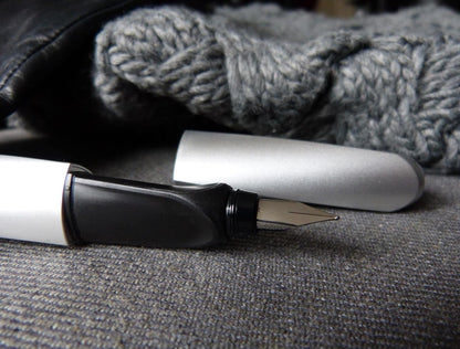 Pelikan 947366 Fountain Pen Twist Left and Right Side Feather Medium Silver